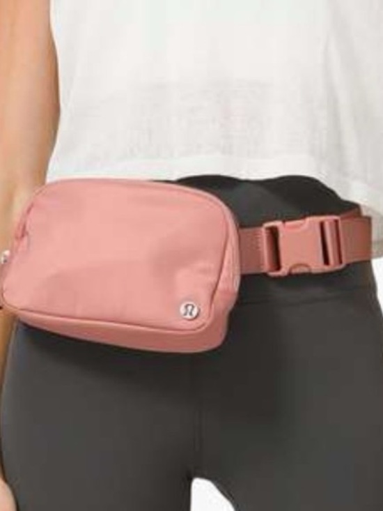 lululemon athletica Handbags - Lululemon everywhere belt bag